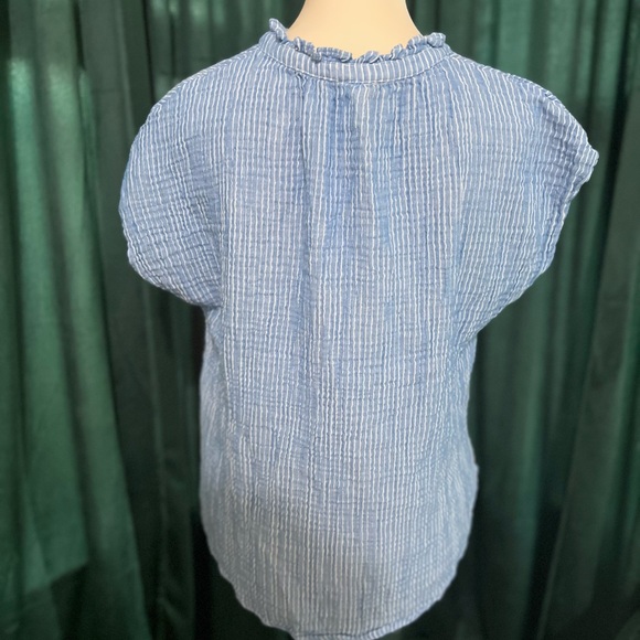 H&M Sky Blue Crinkle Blouse - Picture 3 of 3